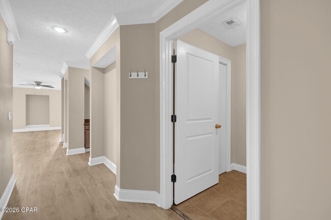 Building Photo - 1365 Capri Dr