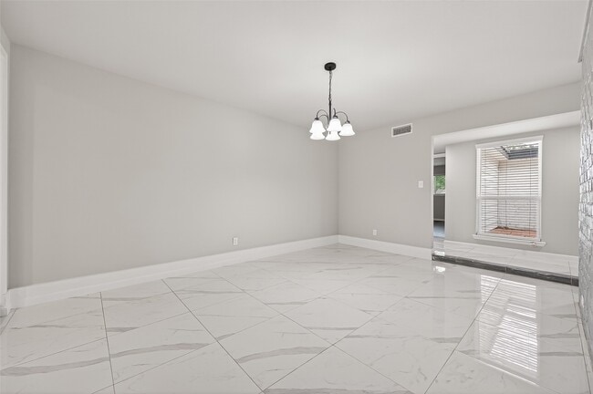 Building Photo - 7739 Antoine Dr