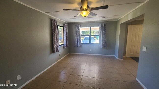 Building Photo - 1350 Jarecki Ave