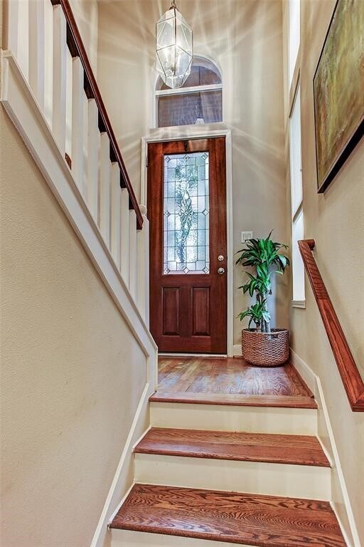 Building Photo - 5322 Nett St