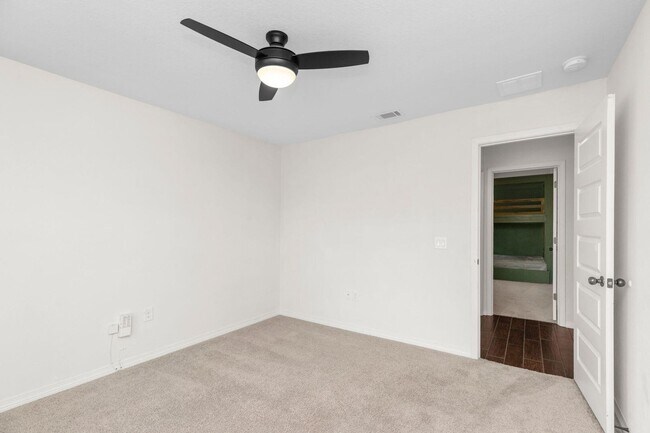 Building Photo - 8478 Island Dr