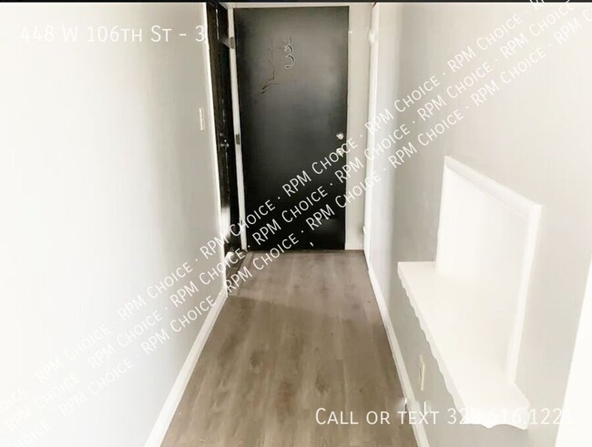 Building Photo - Quiet 1bd/1ba 2nd Floor Unit in small complex