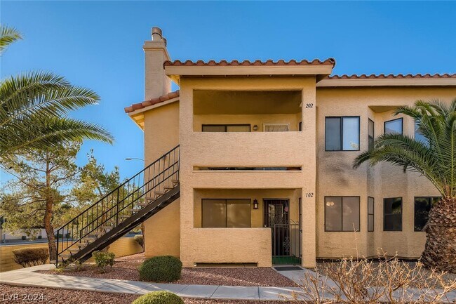 Primary Photo - 1109 N Buffalo Dr