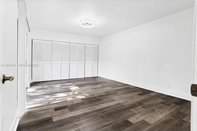 Building Photo - 4059 Palm Bay Cir