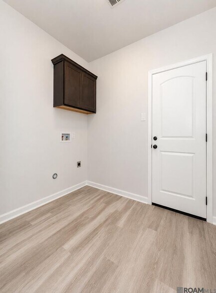 Building Photo - 13783 Fig Dr