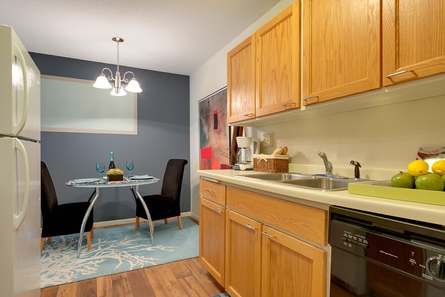 International Village Apartments Bloomington, MN Apartment Finder