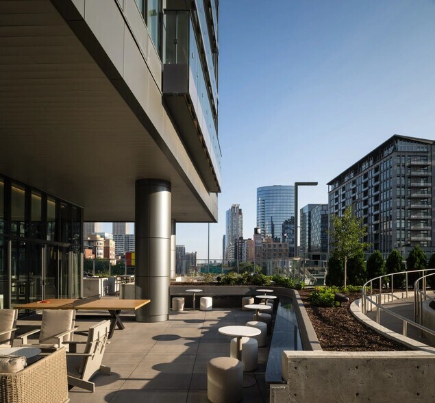 Building Photo - 384 N Union Ave