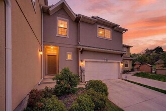 Building Photo - Well-Maintained Home in Irving – Convenient Location & Comfortable Living