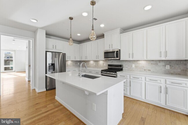 Building Photo - 13331 Launders St