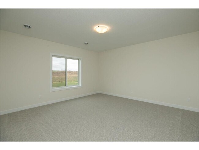 Building Photo - 301 Somerby Pkwy NE