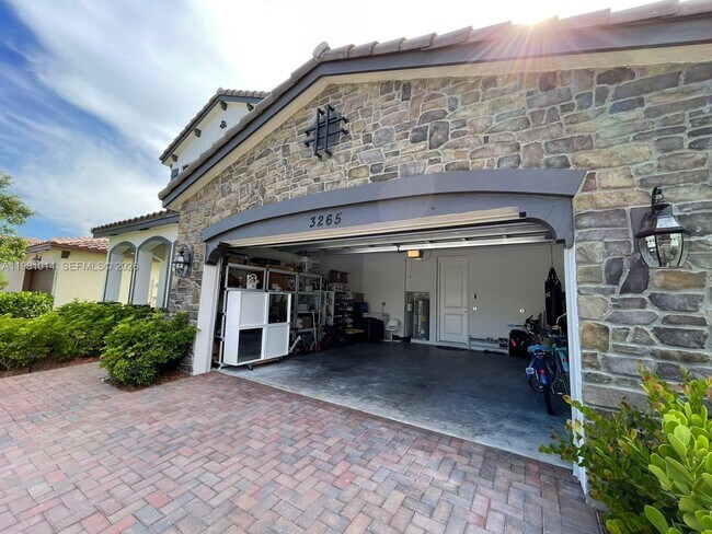 Building Photo - 3265 Dunning Dr