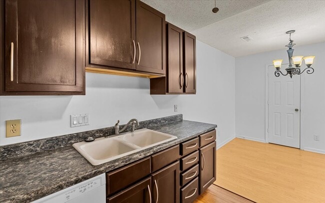 Building Photo - 5521 Hornaday Rd