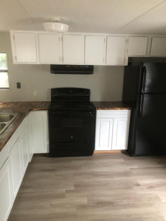 Building Photo - 147 Cherrie Murrell St