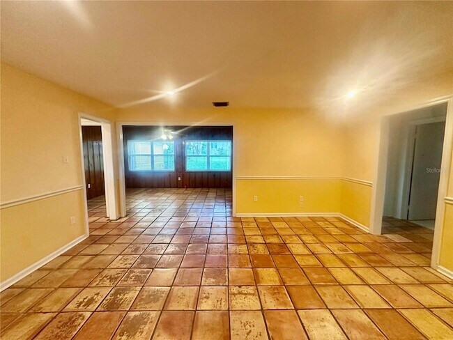 Building Photo - 1105 N Lake Otis Dr SE