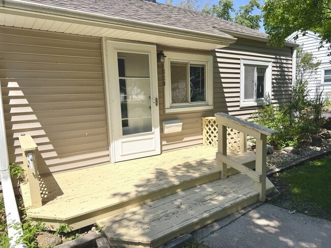 Building Photo - 1820 Plum St