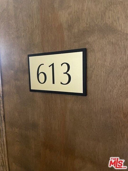 Building Photo - 880 W 1st St