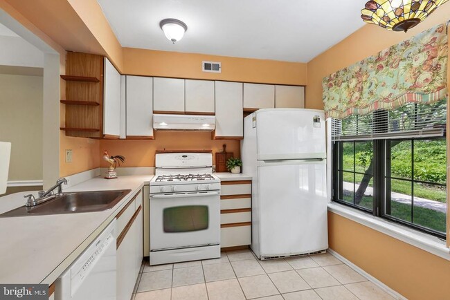 Building Photo - 253 Everly Ct