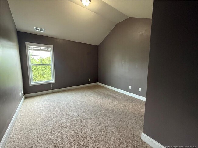 Building Photo - 260 Trenton Pl