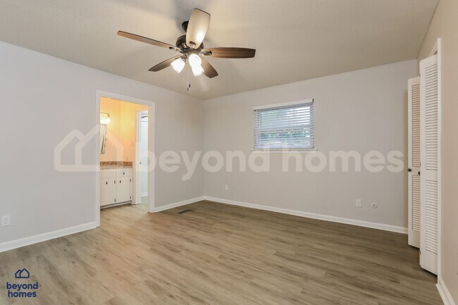 Building Photo - Ready to upgrade your lifestyle in Colony West? 3 Bed 2 Bath Home