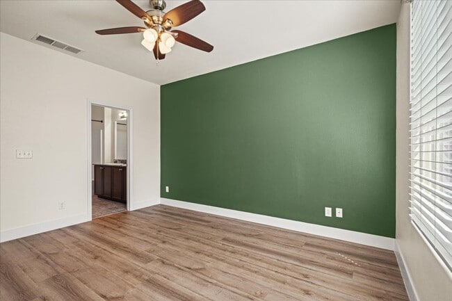 Building Photo - 4563 Townwall St