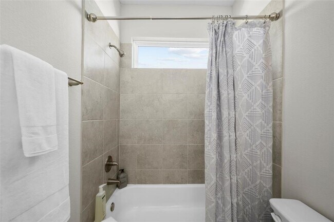 Building Photo - 15822 Loch Laggan Dr