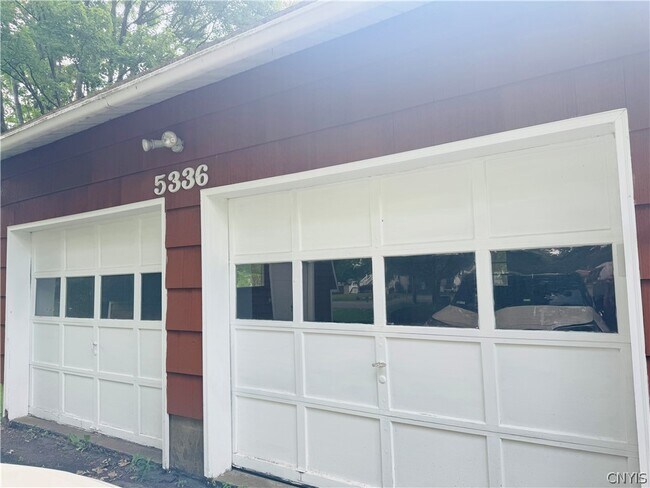 Building Photo - 5336 Caughdenoy Rd