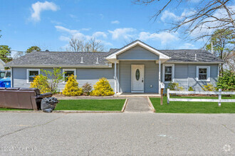 Building Photo - 351 Hulse Ave