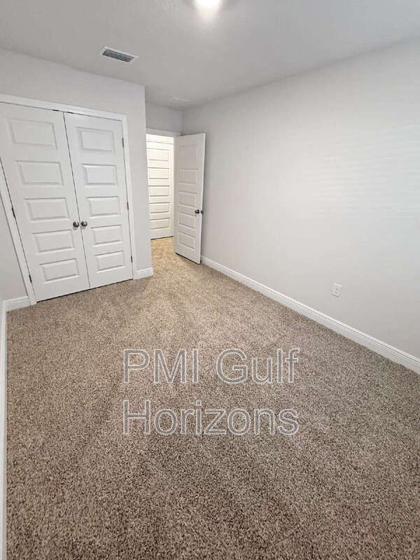 Building Photo - 1302 Leeway Dr