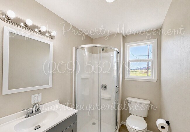 Building Photo - Charming Country Living with Modern Solar Power in Chinese Camp