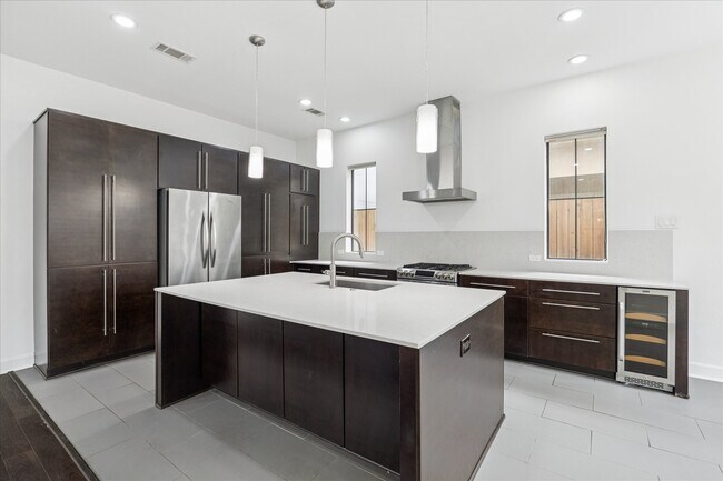 Building Photo - 2011 Colorado St