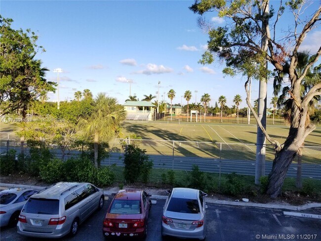 Building Photo - 560 SE 2nd Ave