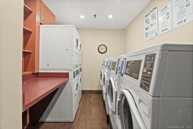 Building Photo - 25 Grand St