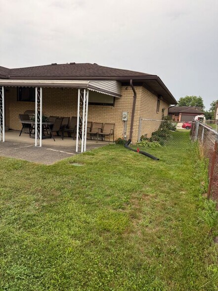 Building Photo - 3051 Donna Dr