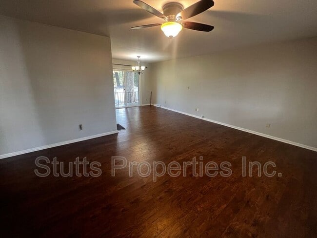 Building Photo - 1918 Hermitage Dr