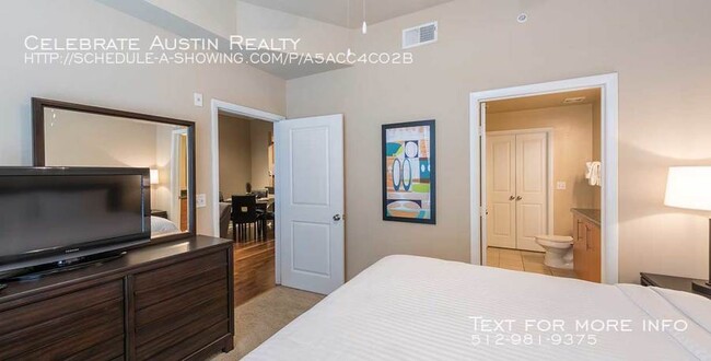 Building Photo - Oakwood Dallas Uptown