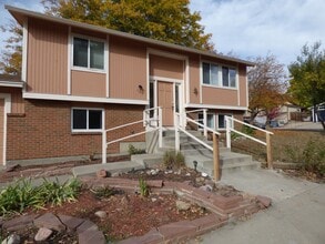 Building Photo - Home In Old Town Longmont!