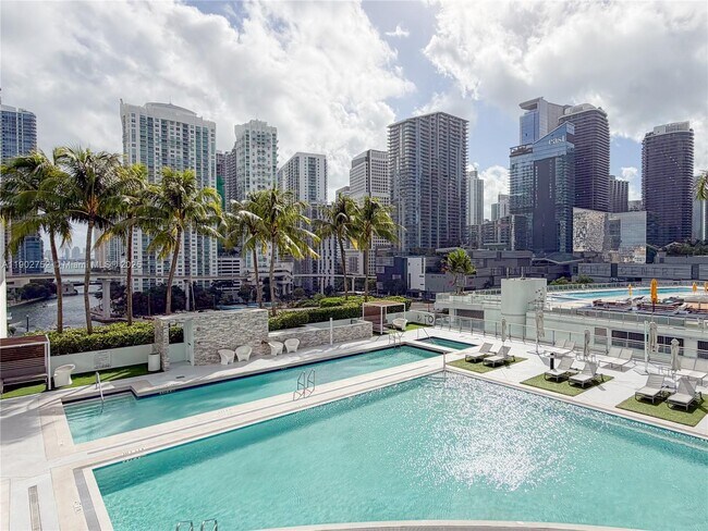 Building Photo - 90 SW 3rd St