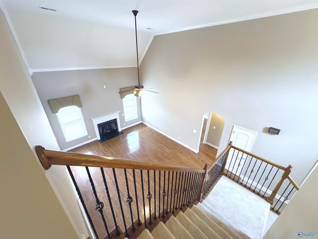 Building Photo - 126 Windridge Way SW