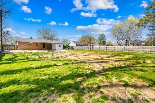 Building Photo - 4033 Woodgreen Terrace