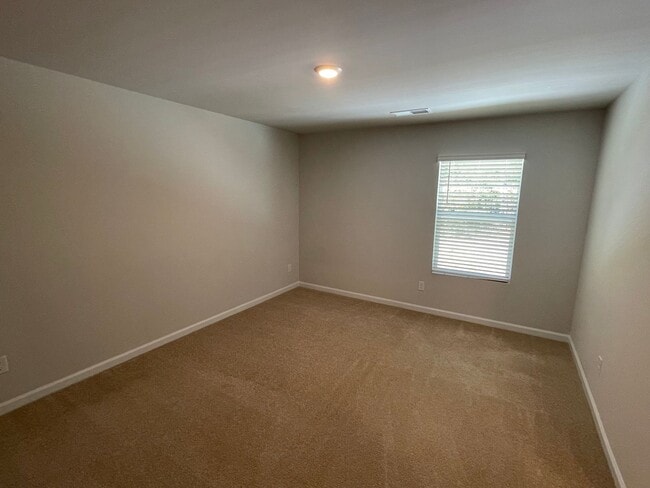 Building Photo - 344 Bonhill St