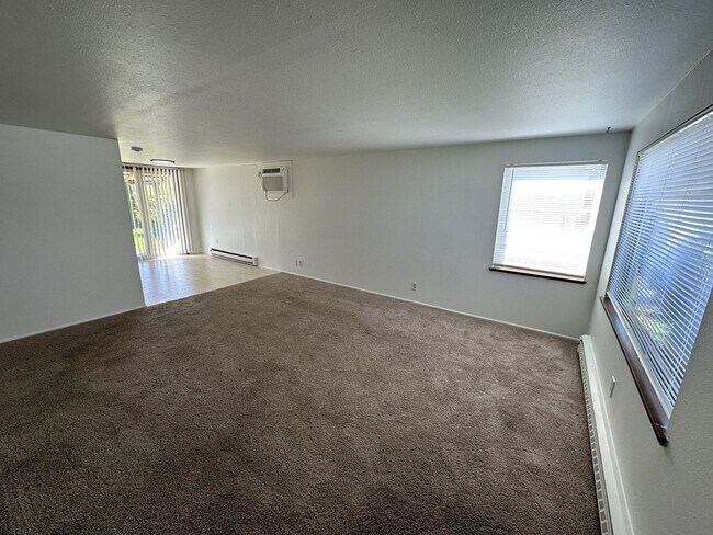 Building Photo - Great Richland location!