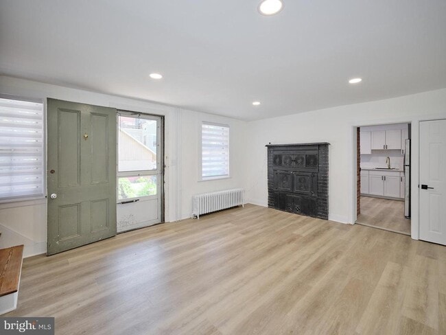 Building Photo - 14 W Bridge St