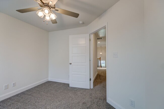 Building Photo - 1385 Harmon Ln