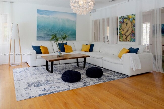 Building Photo - 750 NE 120th St