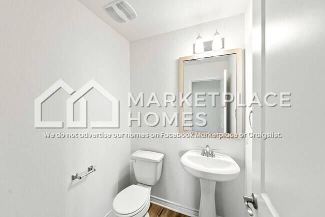 Building Photo - 400 Horizon Pointe