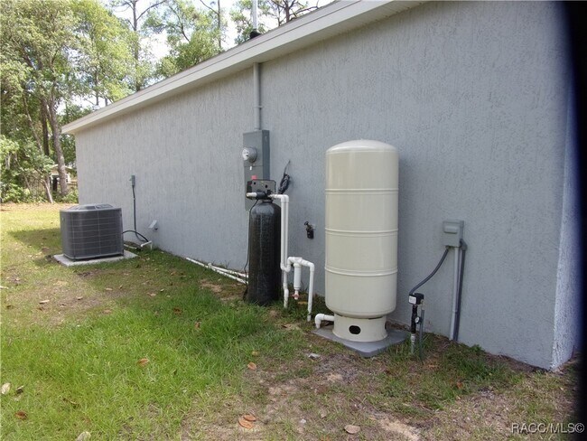 Building Photo - 5251 E Backner Ln