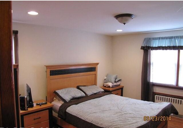 Building Photo - 298 Luddington Ave