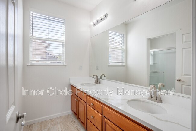 Building Photo - 5560 McFarlan Ranch Dr