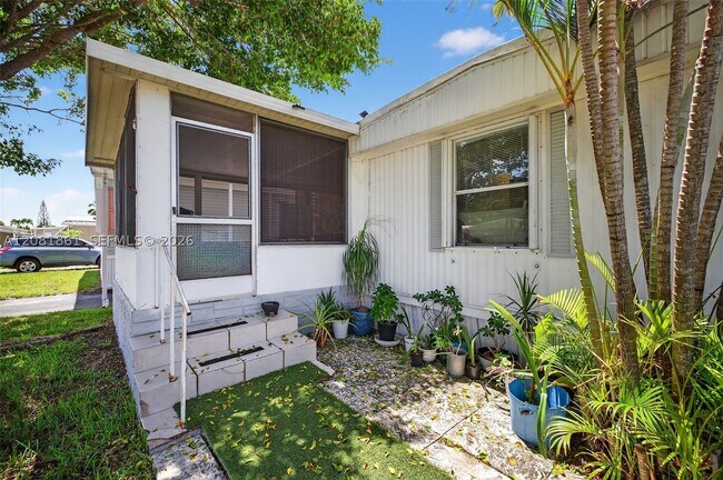 Building Photo - 2430 SW 53rd St