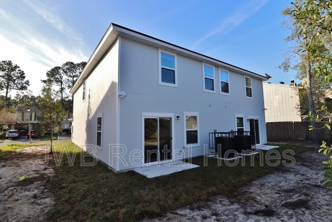 Building Photo - 5569 Cabot Dr N
